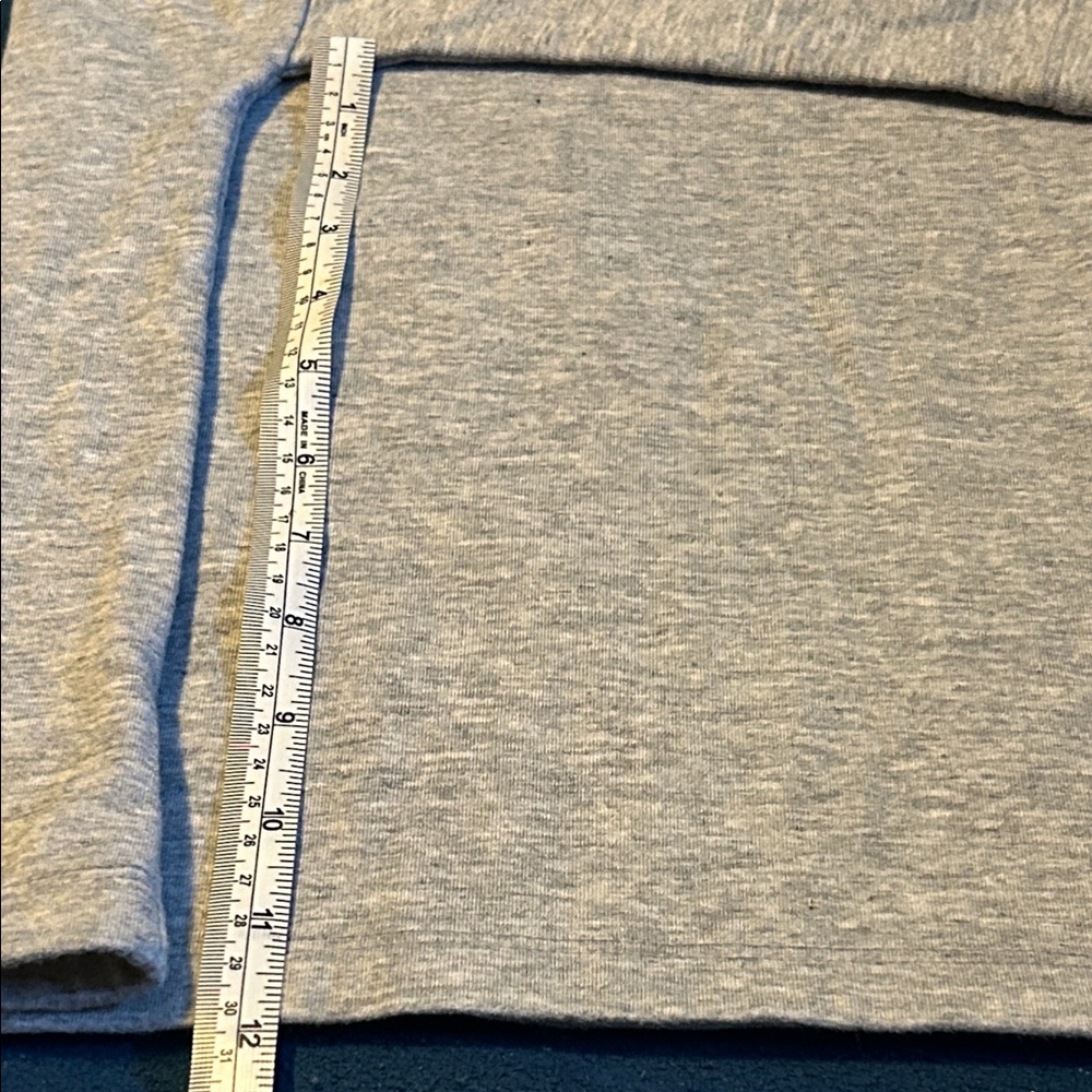Bugs Bunny Christmas shirt Size S - Picture 9 of 10